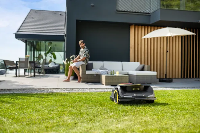 Tondeuse robot Karcher RCX 6, sans cable périphérique, 3000m², pente 70%, GPS + RTK + Caméra